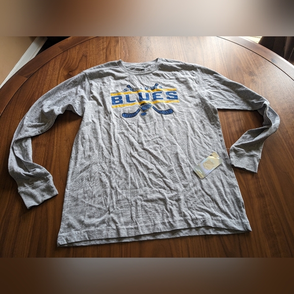 NEW St Louis Blues Boys Size XL Hockey Team Logo Long Sleeve T-Shirt - Picture 1 of 4